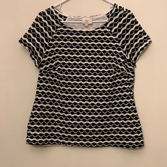 eci black and white short sleeve blouse. Fully lined. Size L. Length 24” - Picture 1 of 6